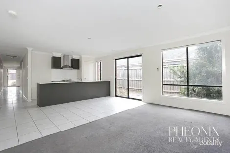 Property photo of 8 Susan Place Tarneit VIC 3029