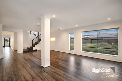 Property photo of 30 Glenrose Boulevard Clyde North VIC 3978