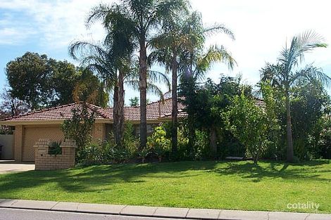 22 Chesterton Dr, Thornlie, WA 6108