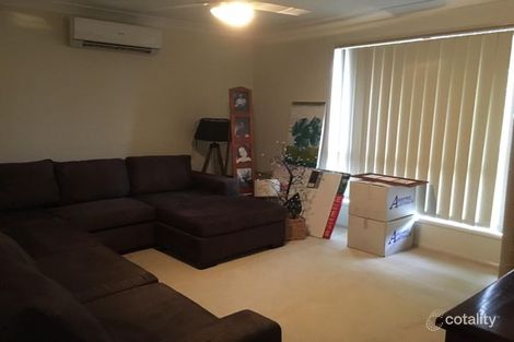 Property photo of 33 Cumberland Crescent Heritage Park QLD 4118