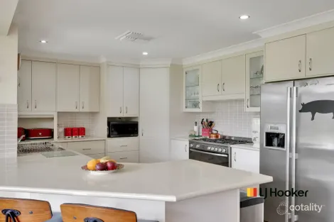 Property photo of 165 Villeneuve Drive Narromine NSW 2821