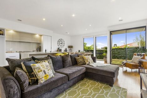 Property photo of 9 Burn Nar Look Drive Burwood VIC 3125