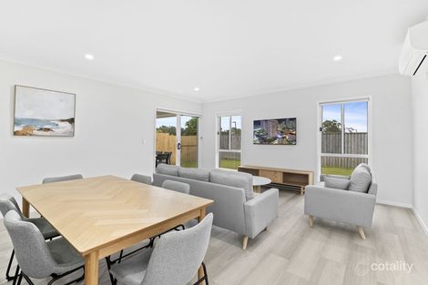 9 Moores Rd, Redland Bay, QLD 4165