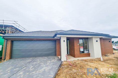 33 Parkrise Bvd, Clyde North, VIC 3978
