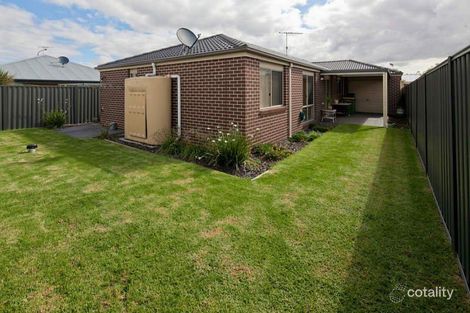 Property photo of 4 Burdekin Lane Pakenham VIC 3810
