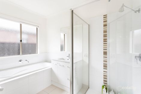Property photo of 23 Peppertree Parade Craigieburn VIC 3064