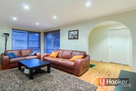 Property photo of 64 Thomas Mitchell Drive Endeavour Hills VIC 3802