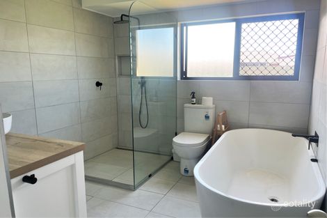 Property photo of 21 Stehbens Drive Kepnock QLD 4670