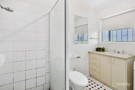 Property photo of 2/110 McIlwraith Avenue Norman Park QLD 4170