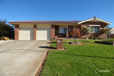 22 Hargreaves Cres, Young, NSW 2594