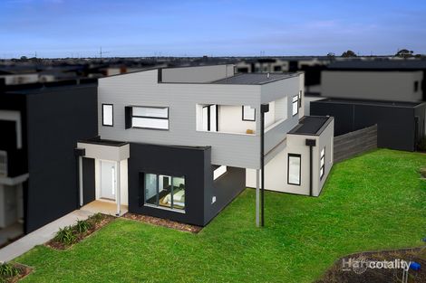 16 Moon Cres, Deanside, VIC 3336