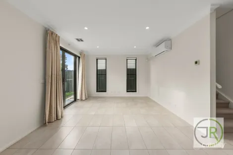 Property photo of 129 Billy Buttons Drive Narre Warren VIC 3805
