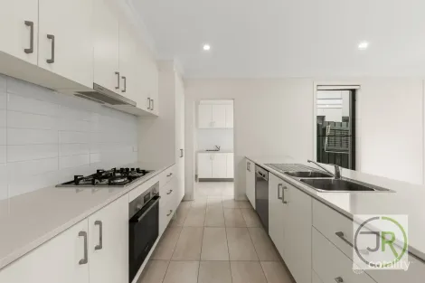 Property photo of 129 Billy Buttons Drive Narre Warren VIC 3805