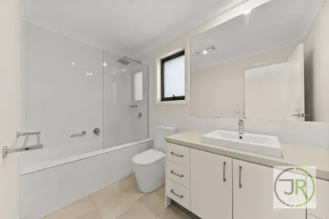 Property photo of 129 Billy Buttons Drive Narre Warren VIC 3805
