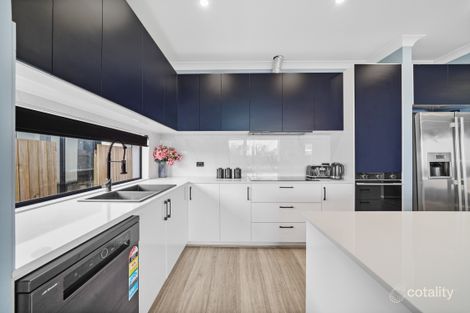 Property photo of 6 Irving Way Belivah QLD 4207
