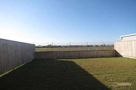 Property photo of 2/21 Makybe Diva Drive Ooralea QLD 4740