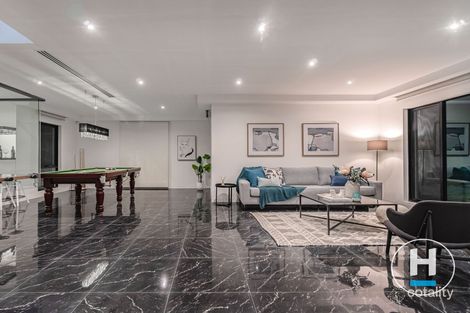 Property photo of 16 Kelmscott Close Roxburgh Park VIC 3064