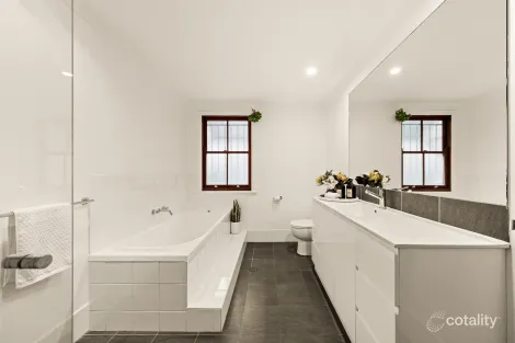 Property photo of 10 Nelson Street Kalinga QLD 4030