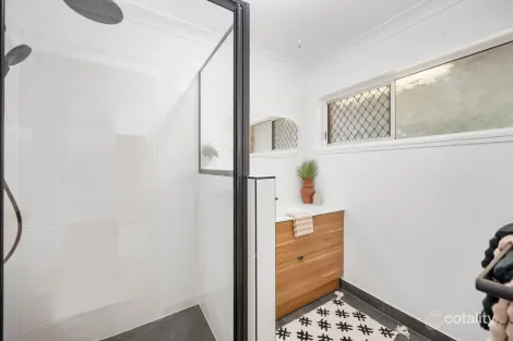 Property photo of 448 Bayswater Road Mount Louisa QLD 4814