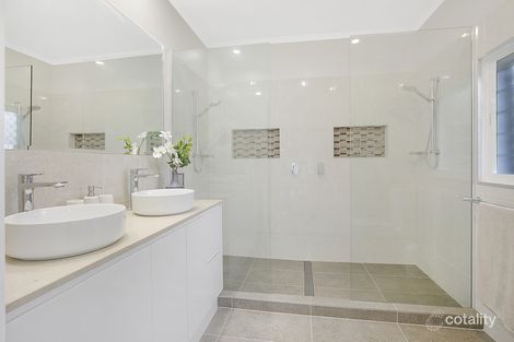 Property photo of 33 Yeo Street Victoria Point QLD 4165