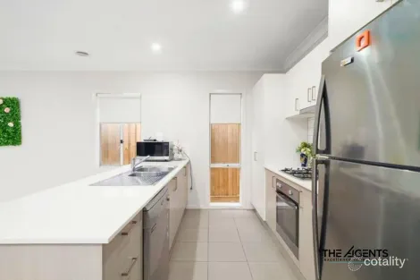 Property photo of 100 Grassbird Drive Point Cook VIC 3030