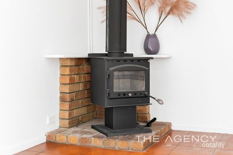 Property photo of 14 Burkinshaw Road Glen Forrest WA 6071