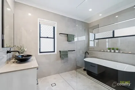 Property photo of 66 Tina Drive Urangan QLD 4655