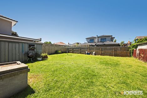 Property photo of 4 Swindon Grove McKinnon VIC 3204