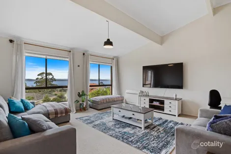 Property photo of 5 Illira Way Blackmans Bay TAS 7052