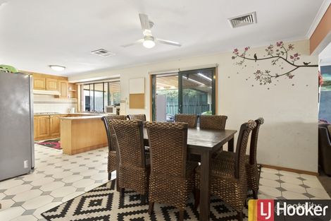 Property photo of 18 Karinya Close Werribee VIC 3030