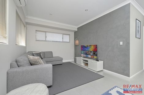 Property photo of 1/21 Oriole Way Tapping WA 6065