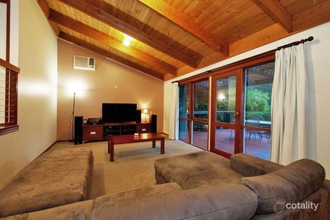 Property photo of 30 Sharland Close Mount Evelyn VIC 3796