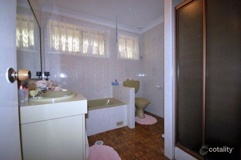 Property photo of 15 Minda Crescent Oak Flats NSW 2529