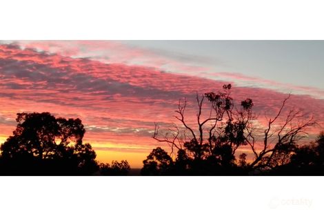 38 Cooliabberra Dr, Mount Richon, WA 6112