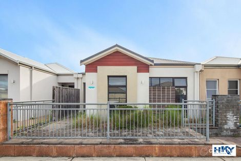 Property photo of 5 Powlett Link Ellenbrook WA 6069