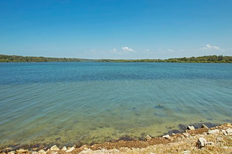 17 Crookhaven Dr, Greenwell Point, NSW 2540