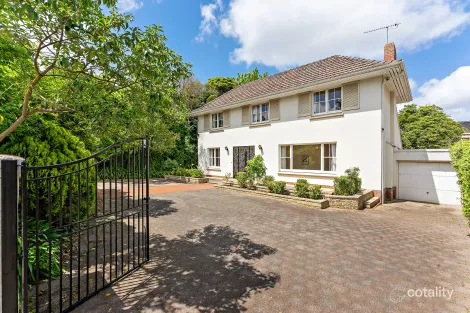Property photo of 136 Mont Albert Road Canterbury VIC 3126