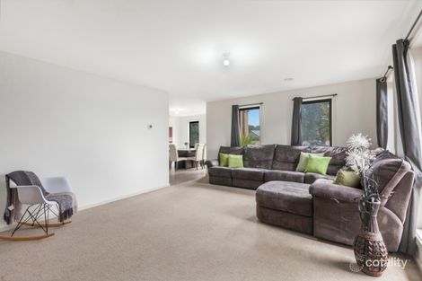 Property photo of 3 Furnari Close Broadford VIC 3658