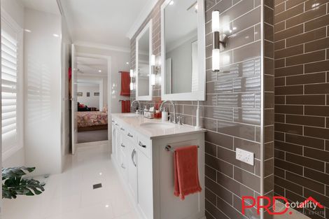 Property photo of 40B Morilla Street Hillvue NSW 2340