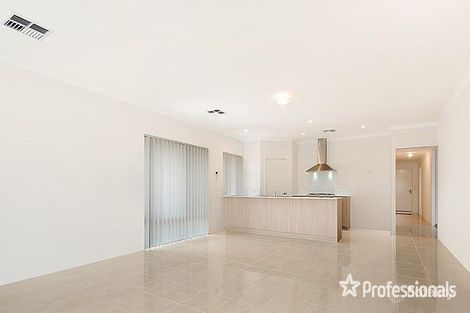 Property photo of 67 Sunstone Boulevard Treeby WA 6164