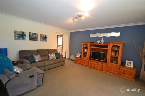 Property photo of 6 Emerald Drive Meroo Meadow NSW 2540