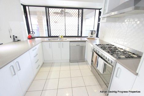 Property photo of 6 Haseler Crescent Sunnybank Hills QLD 4109