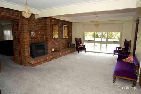 Property photo of 6 Meadow Fair Way Chirnside Park VIC 3116