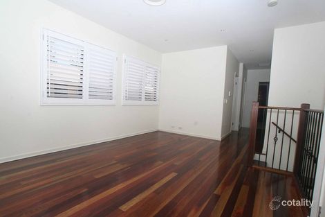 Property photo of 2/3 Mountbatten Avenue Main Beach QLD 4217