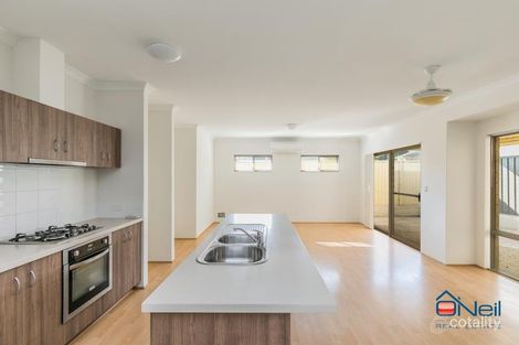 Property photo of 2/3 Mountain View Kelmscott WA 6111