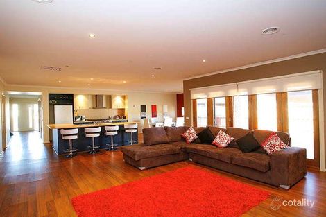 Property photo of 94 Rose Grange Boulevard Tarneit VIC 3029