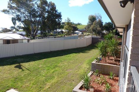 Property photo of 11 Kenneth Watson Drive Bandiana VIC 3691