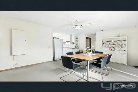 Property photo of 18 Potomac Close Werribee VIC 3030