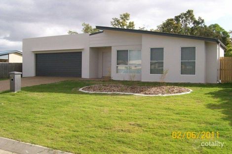 4 Memorial St, Toogoom, QLD 4655