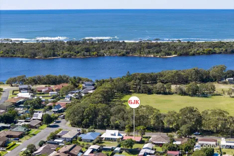 Property photo of 20 Fourth Avenue Stuarts Point NSW 2441